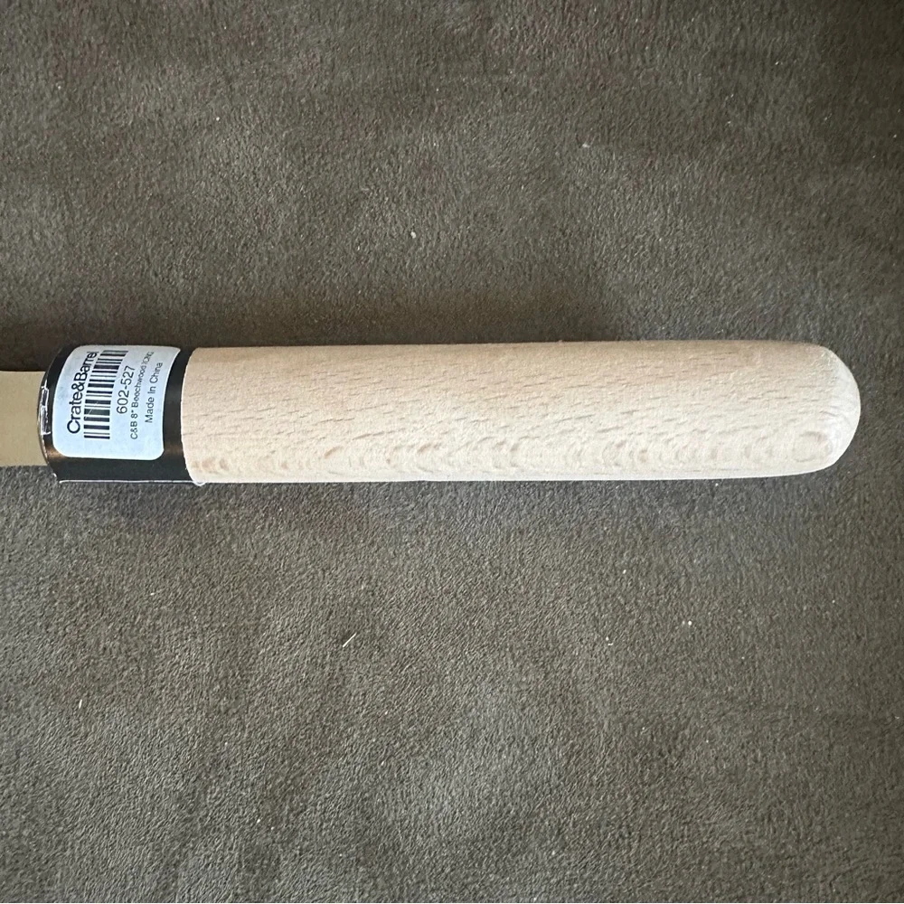 Crate&Barrel 8” Large Straight Icing Spatula Beechwood Handle